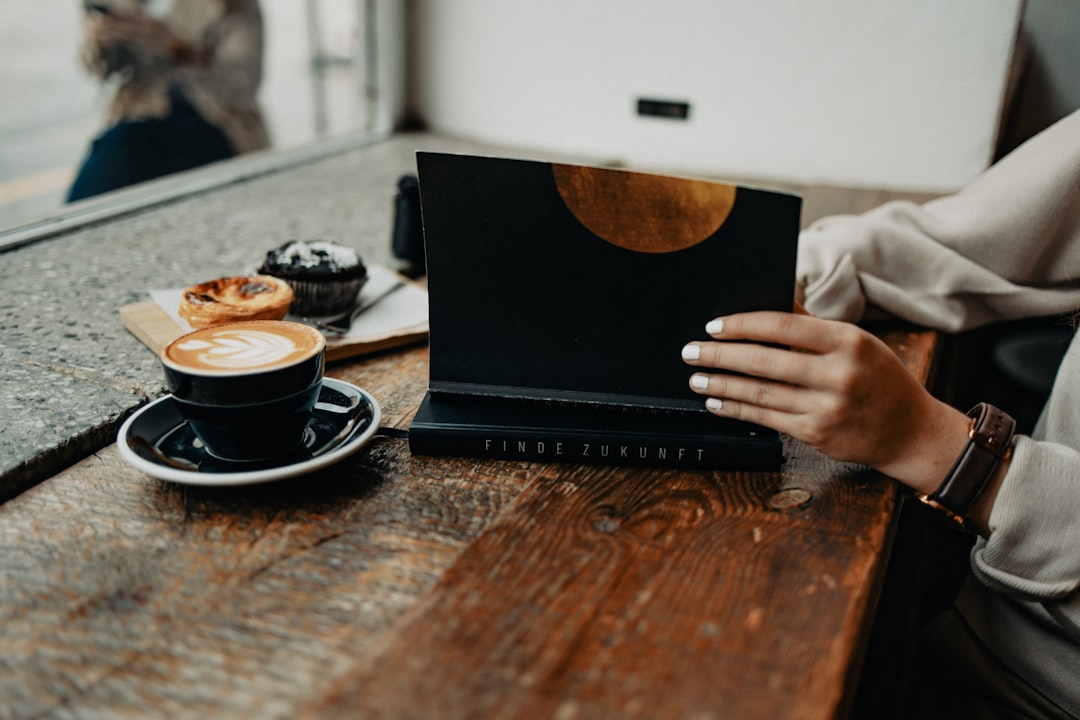 You are currently viewing Internet Addiction: When Online Life Overtakes Reality