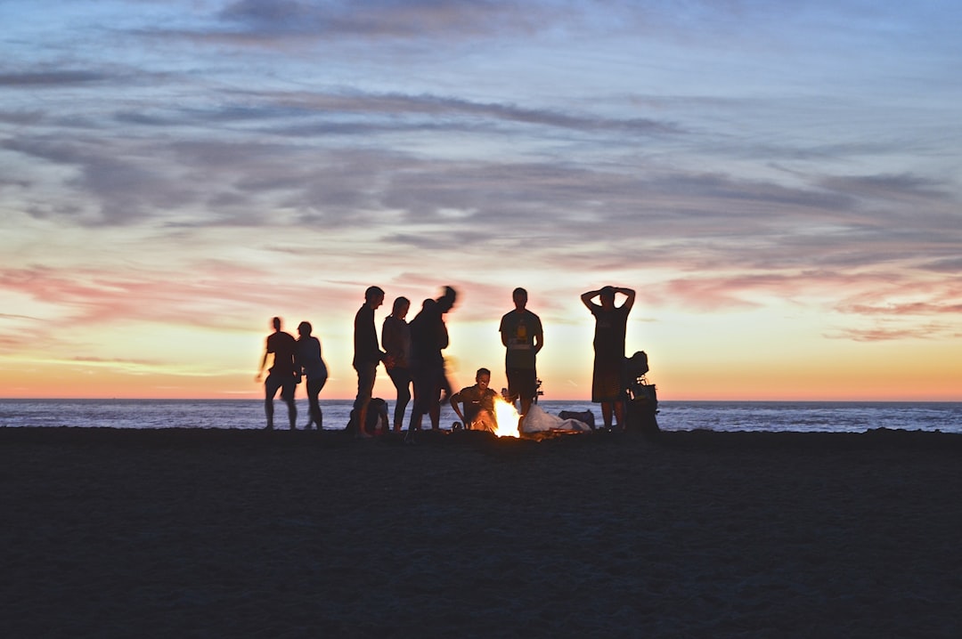 You are currently viewing Unexpected Moments of Grace: Serendipitous Recovery Meeting Stories